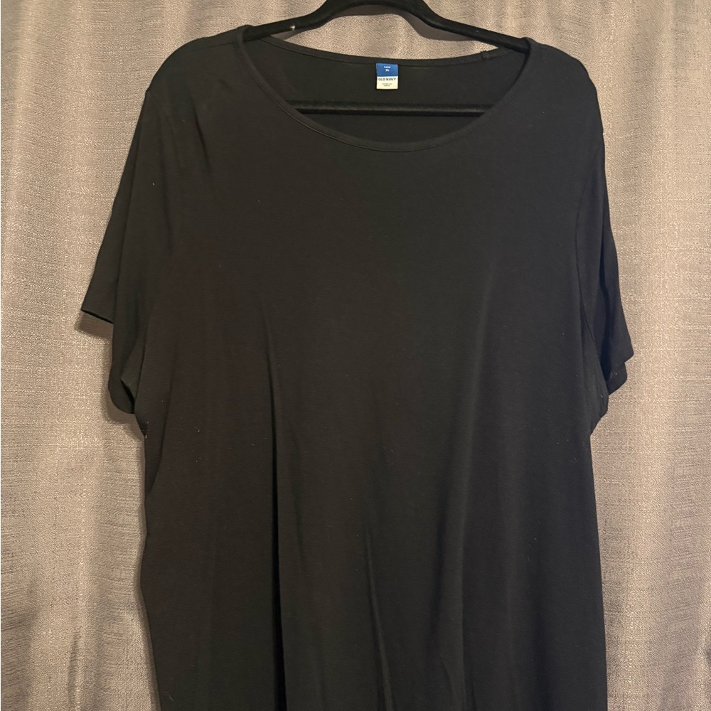 ⭐️ SOLD ⭐️ Old Navy Luxe Black Tee